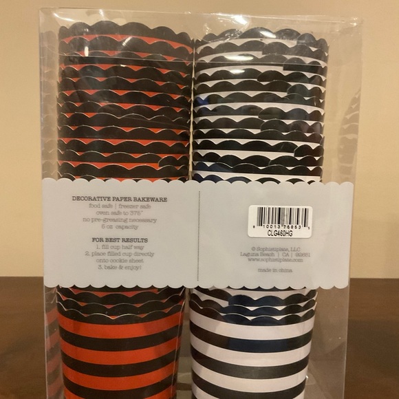 2 New Packages of Baking Cups - Halloween! 🎃 - Picture 2 of 4